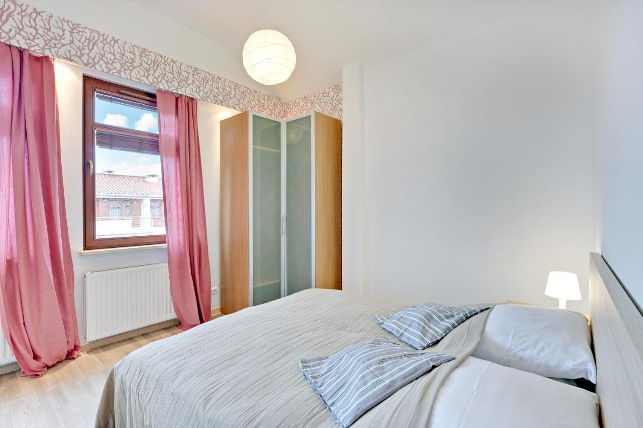 Grand Apartments - Neptun Park Sunny 2 Bedrooms Apartment グダニスク エクステリア 写真